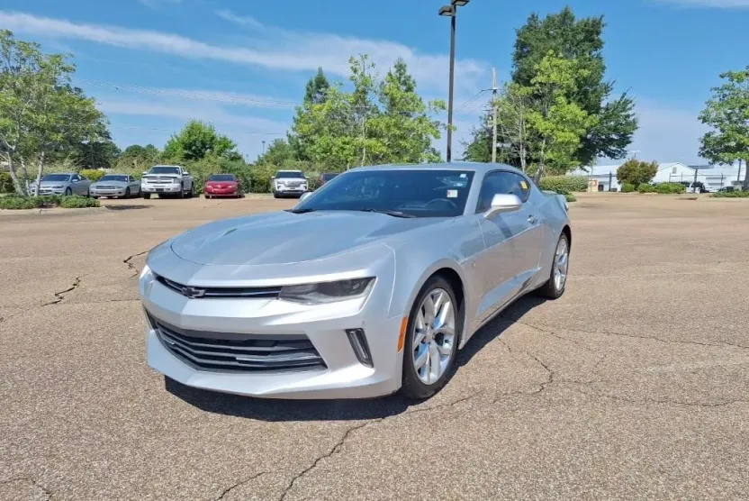 2016 Chevrolet Camaro 2LT photo 1
