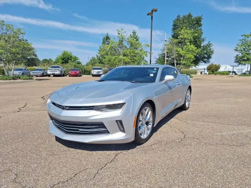 2016 Chevrolet Camaro 2LT photo 1