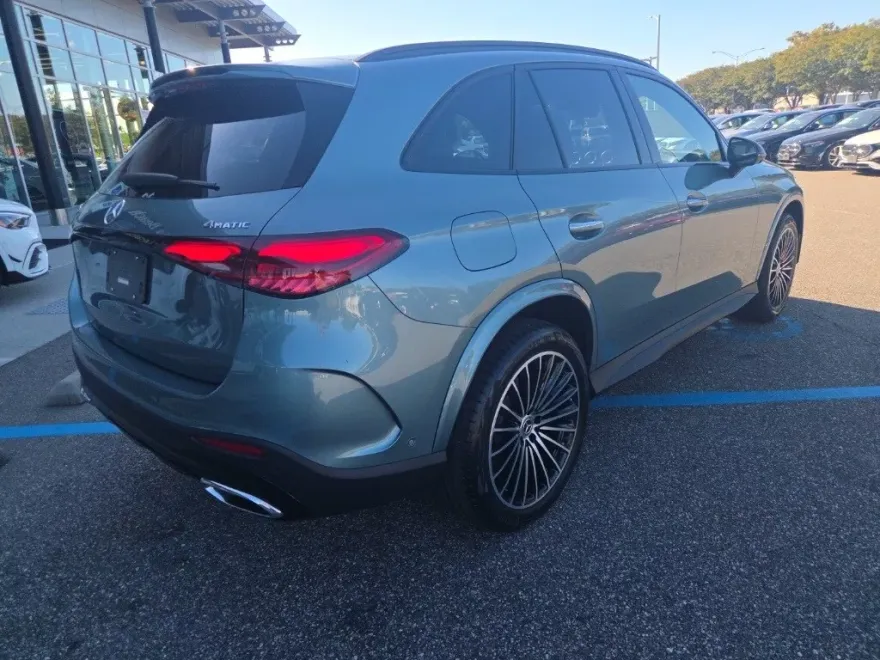 2026 Mercedes Benz GLC 300 4MATIC photo 1