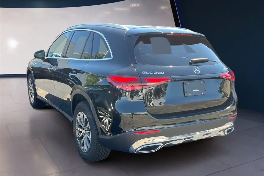 2026 Mercedes Benz GLC 300 4MATIC photo 1