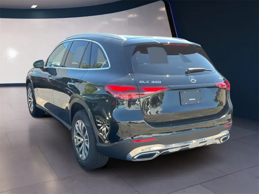 2026 Mercedes Benz GLC 300 4MATIC photo 1