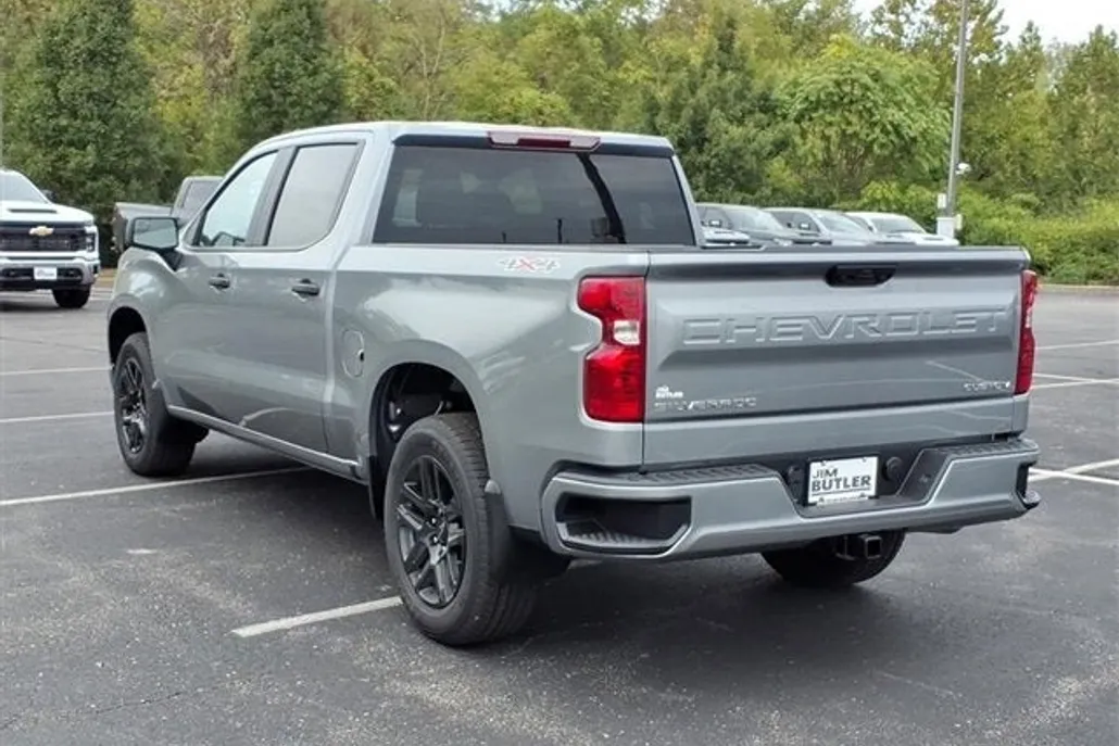 2026 Chevrolet Silverado 1500 Custom photo 1