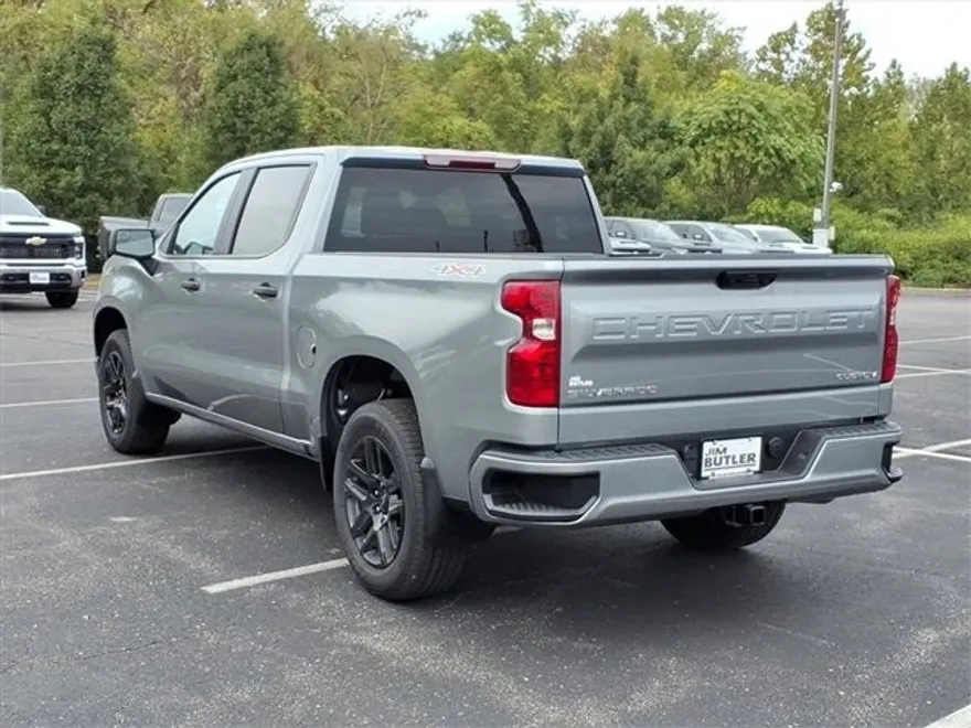 2026 Chevrolet Silverado 1500 Custom photo 1