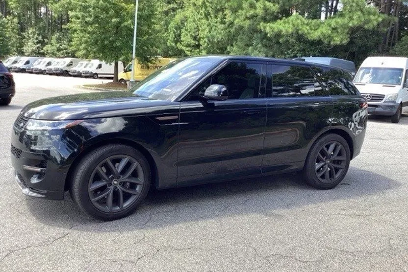 2023 Land Rover Range Rover Sport SE photo 1