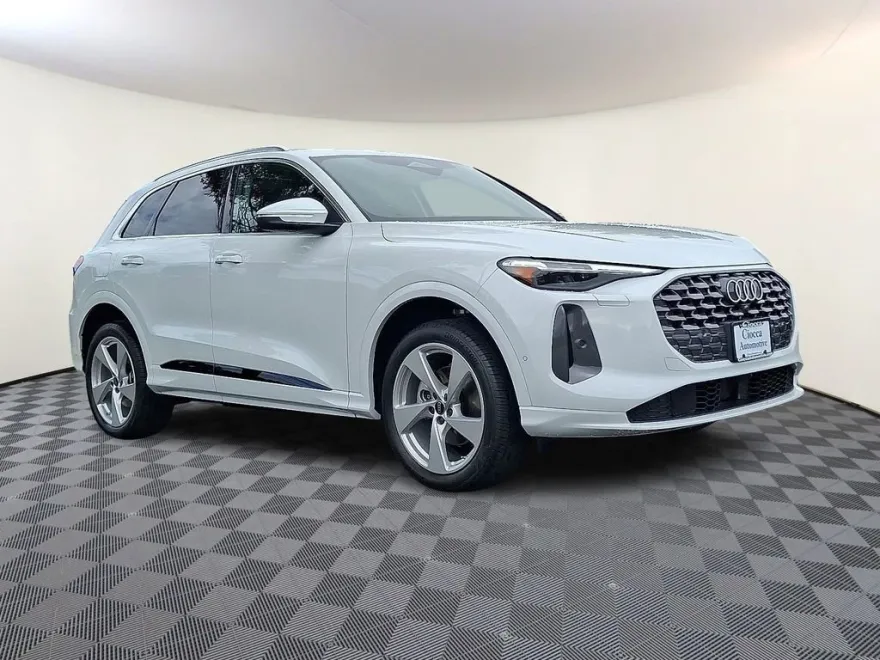 2025 Audi Q5 2.0T Premium Plus photo 1