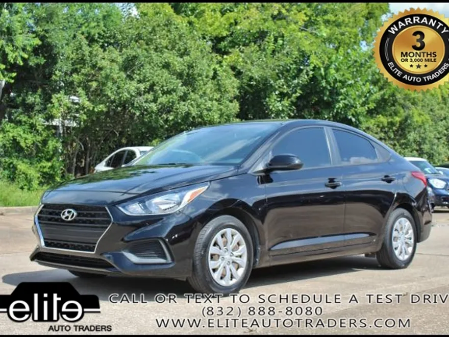 2022 Hyundai Accent SEL photo 1