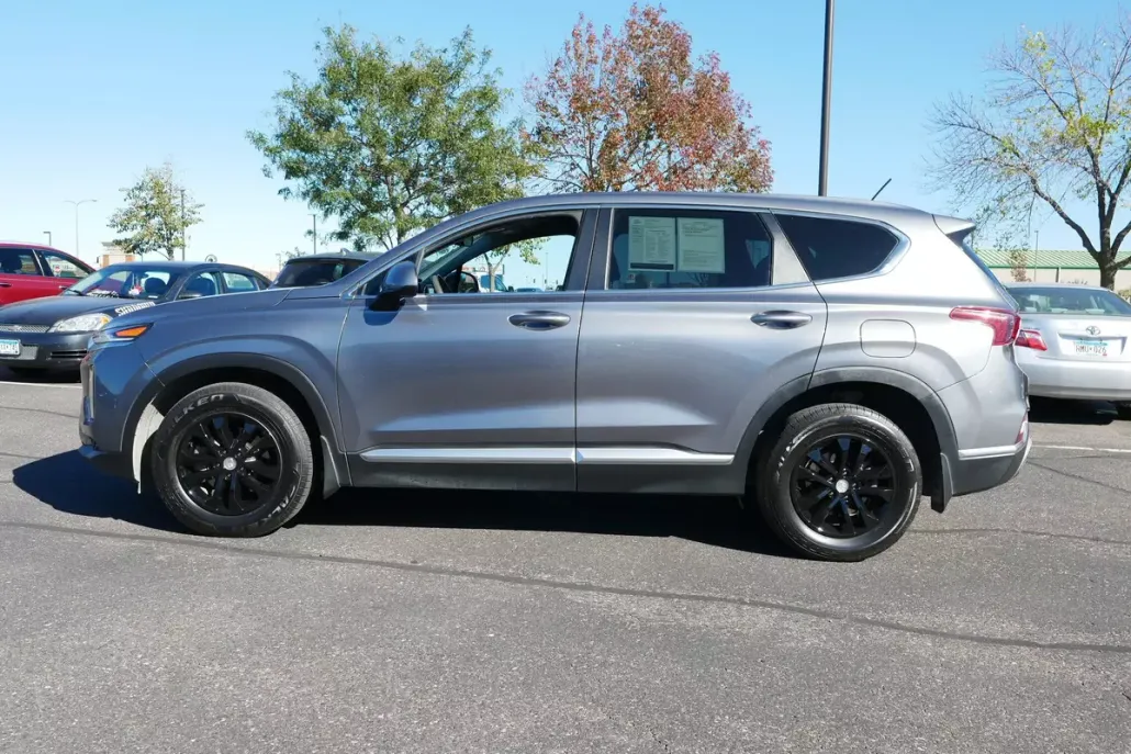 2019 Hyundai Santa Fe SE photo 1