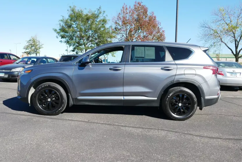 2019 Hyundai Santa Fe SE photo 1