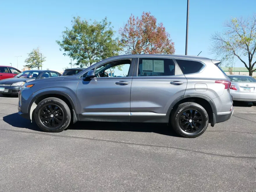 2019 Hyundai Santa Fe SE photo 1