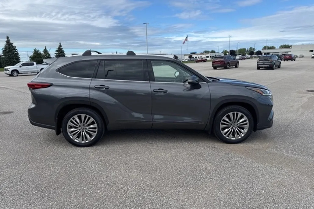 2023 Toyota Highlander Hybrid Platinum photo 1