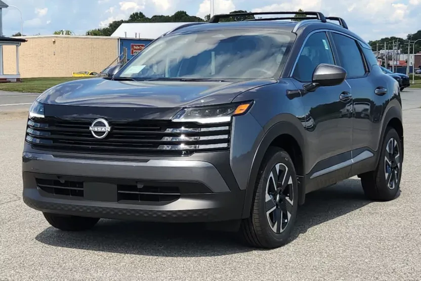 2025 Nissan Kicks SV photo 1