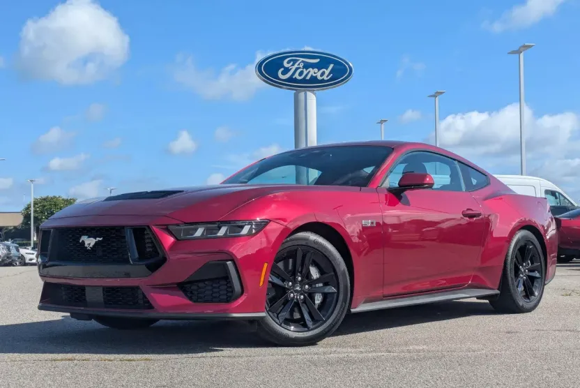 2025 Ford Mustang GT photo 1