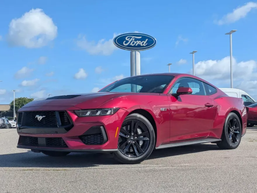 2025 Ford Mustang GT photo 1