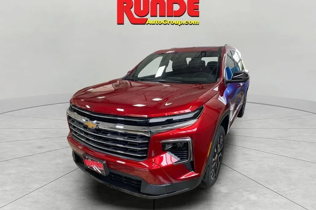 2025 Chevrolet Traverse photo 1