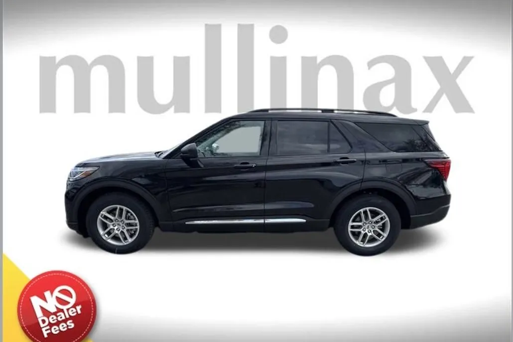 2025 Ford Explorer photo 1