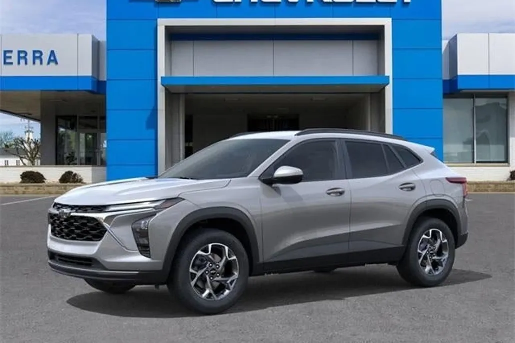 2025 Chevrolet Trax LT photo 1