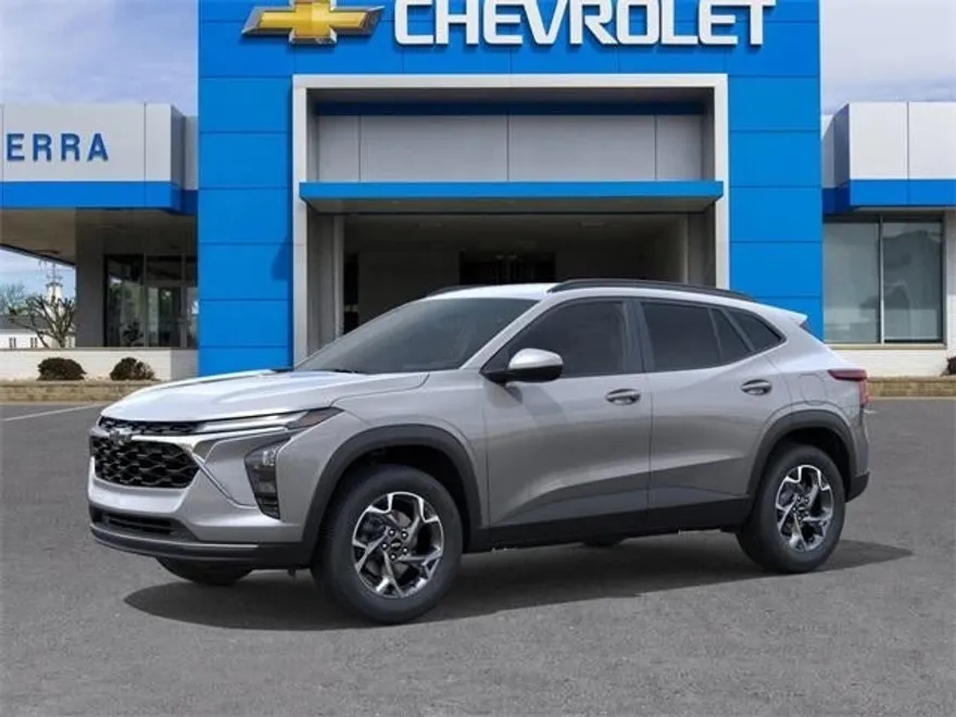 2025 Chevrolet Trax LT photo 1