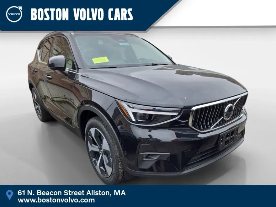 2025 Volvo XC40 Plus photo 1