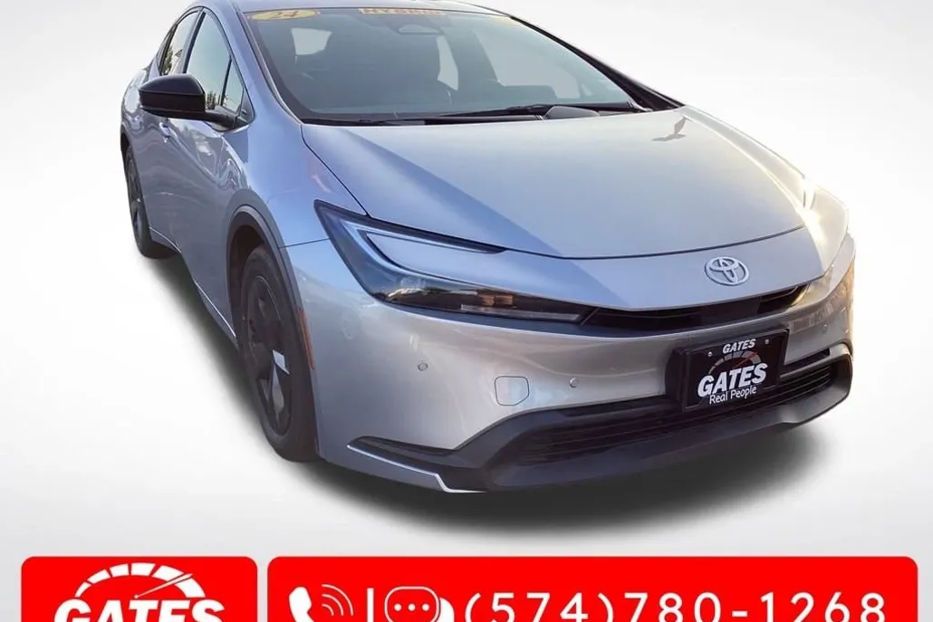 2024 Toyota Prius LE photo 1