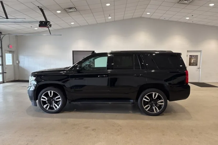 2020 Chevrolet Tahoe Premier photo 1