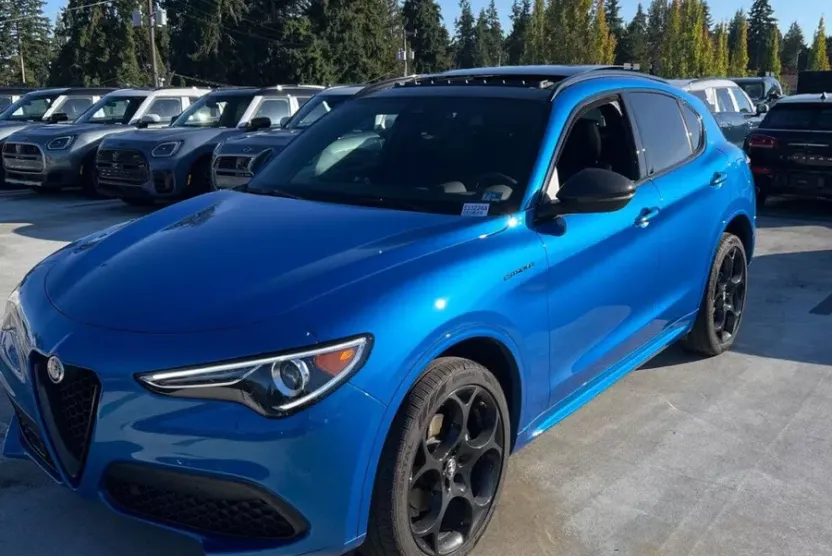 2023 Alfa Romeo Stelvio Ti photo 1