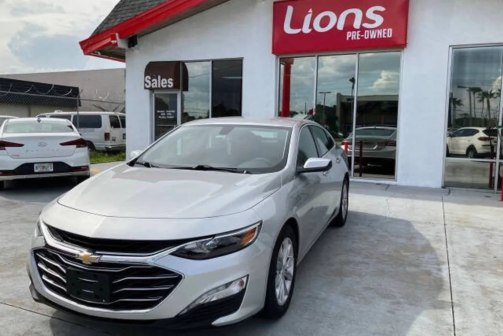 2019 Chevrolet Malibu 1LT photo 1