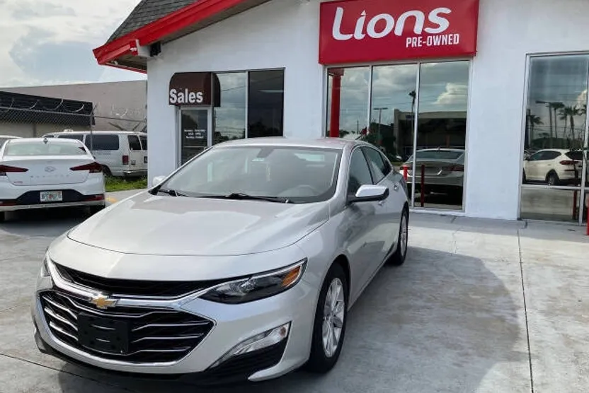 2019 Chevrolet Malibu 1LT photo 1