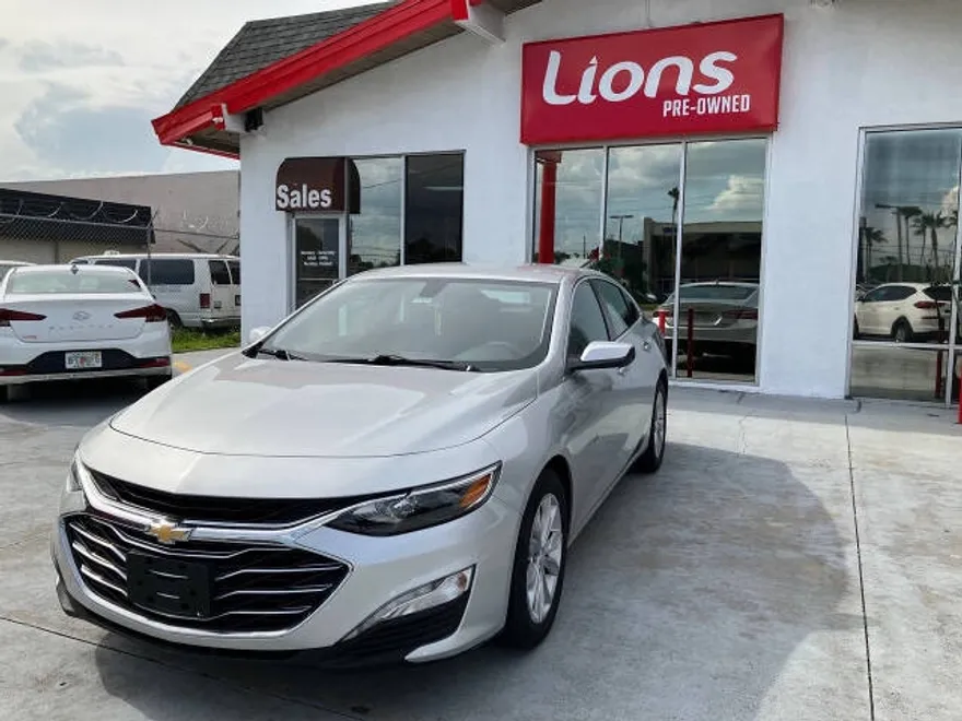 2019 Chevrolet Malibu 1LT photo 1