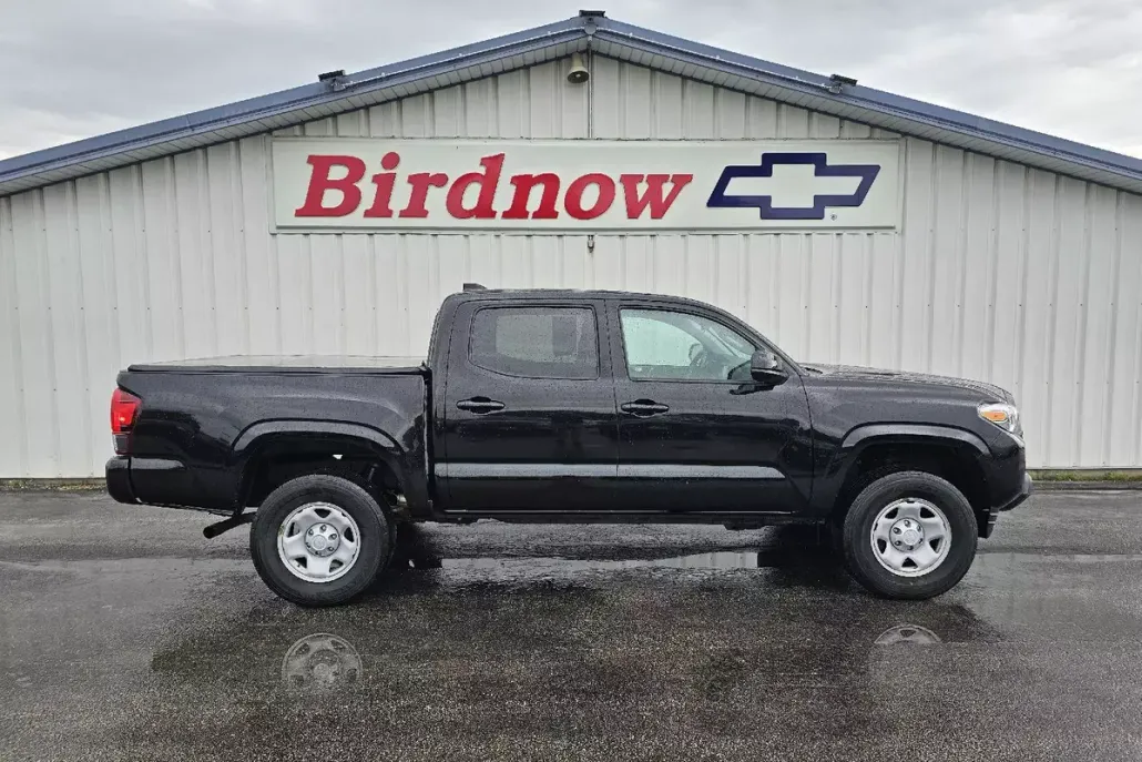 2022 Toyota Tacoma SR photo 1