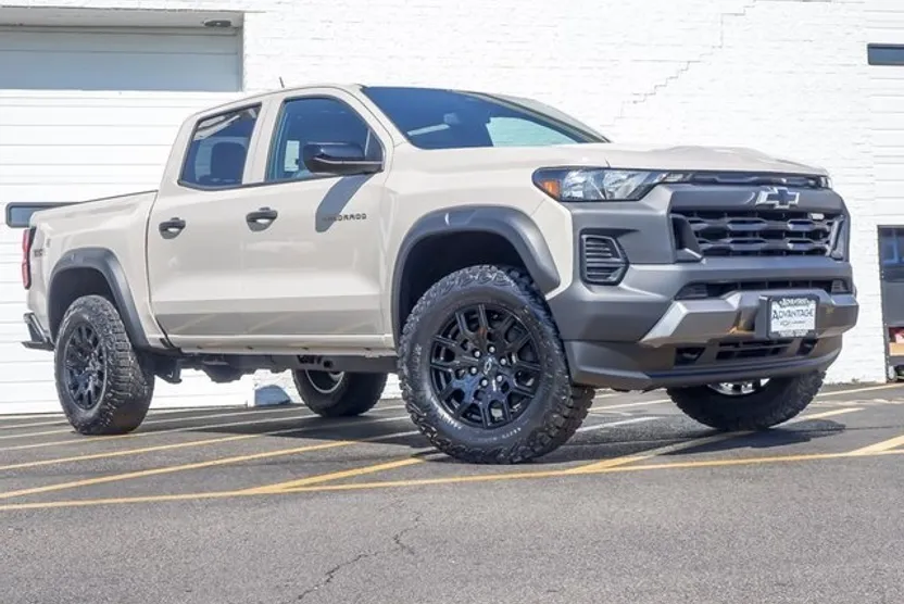 2026 Chevrolet Colorado Trail Boss photo 1