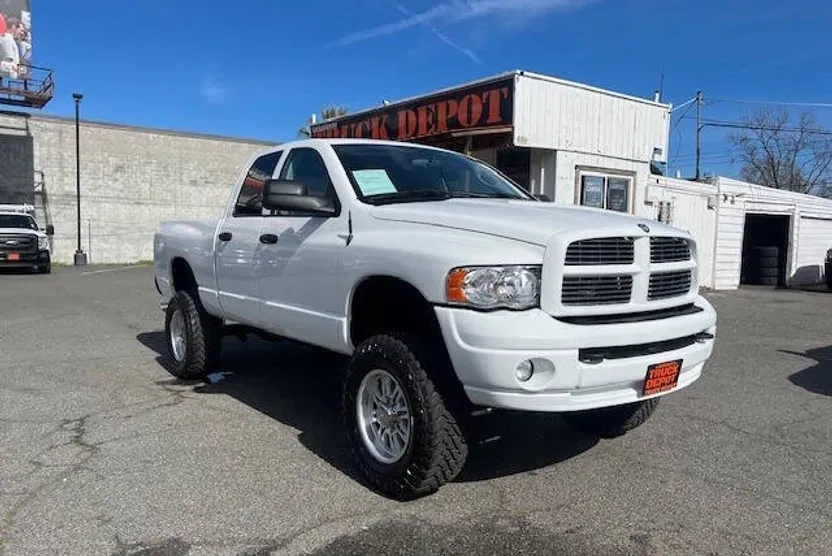 2003 Dodge Ram SLT photo 1