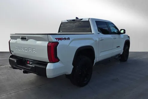 2024 Toyota Tundra Limited CrewMax photo 3