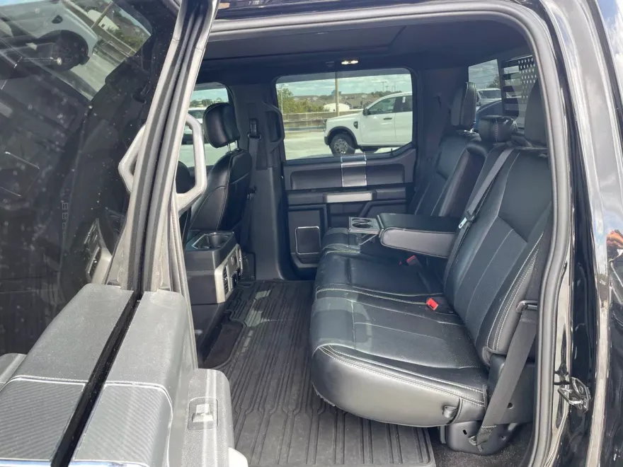 2019 Ford F-150 Lariat photo 1