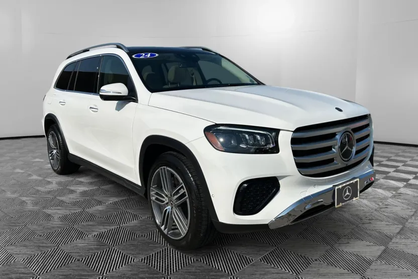 2024 Mercedes Benz GLS 450 4MATIC photo 1