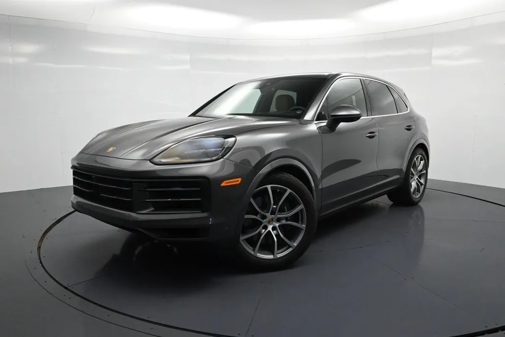 2025 Porsche Cayenne photo 1