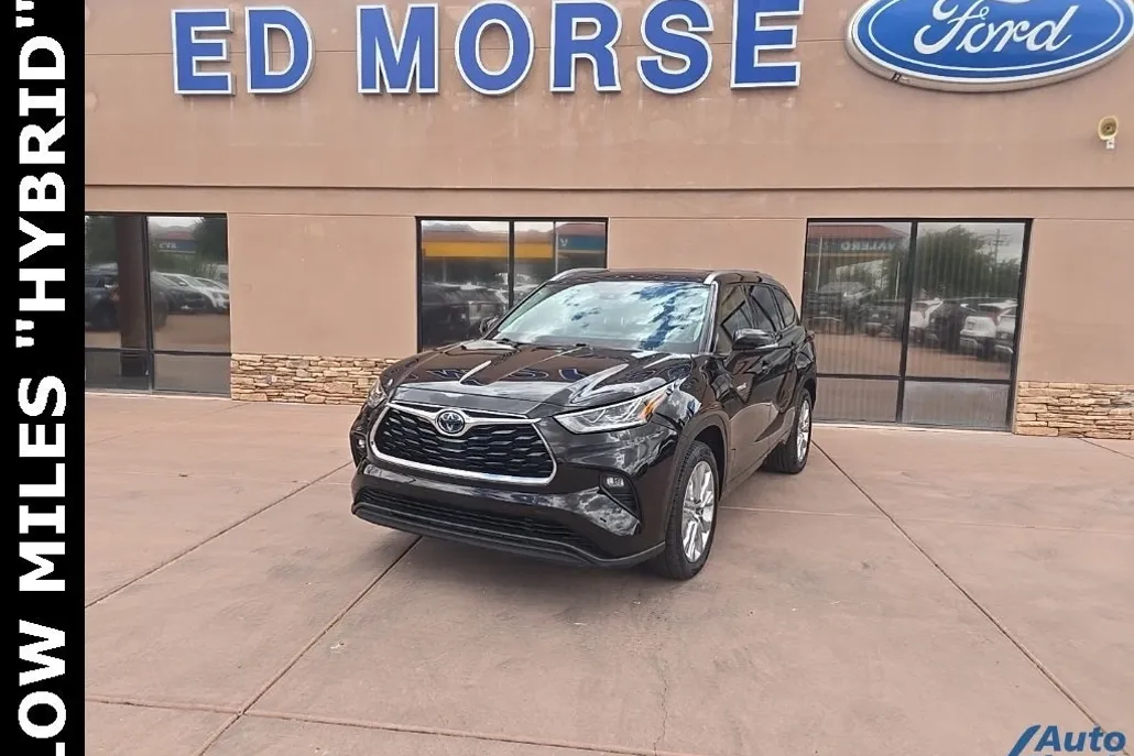 2021 Toyota Highlander Hybrid Limited photo 1