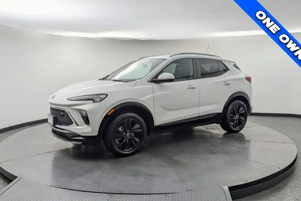 2024 Buick Encore GX Sport Touring photo 1