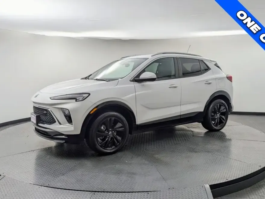 2024 Buick Encore GX Sport Touring photo 1