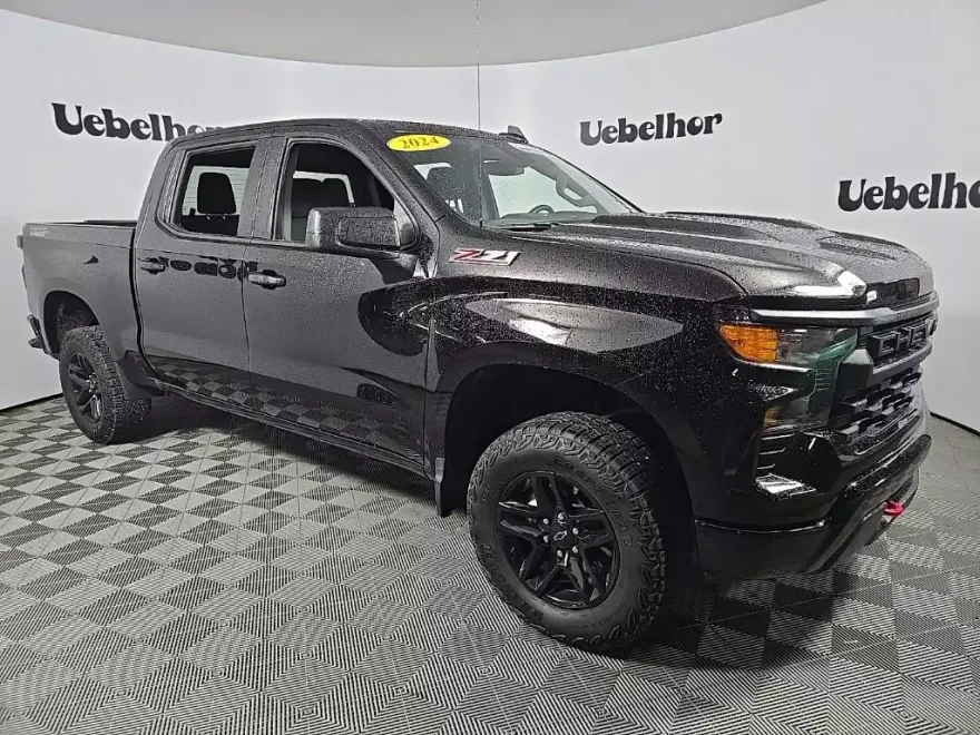 2024 Chevrolet Silverado 1500 Custom Trail Boss photo 1