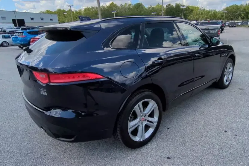 2019 Jaguar F-PACE R-Sport photo 1