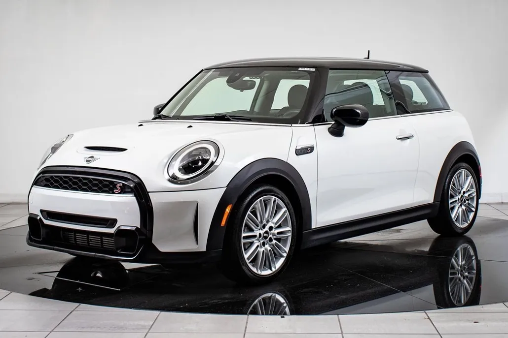2024 Mini Cooper Hardtop S photo 1