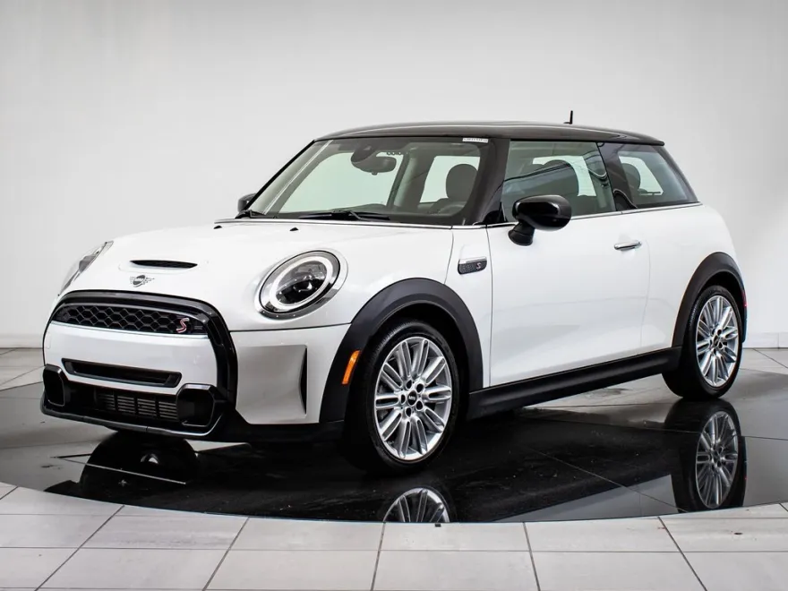 2024 Mini Cooper Hardtop S photo 1