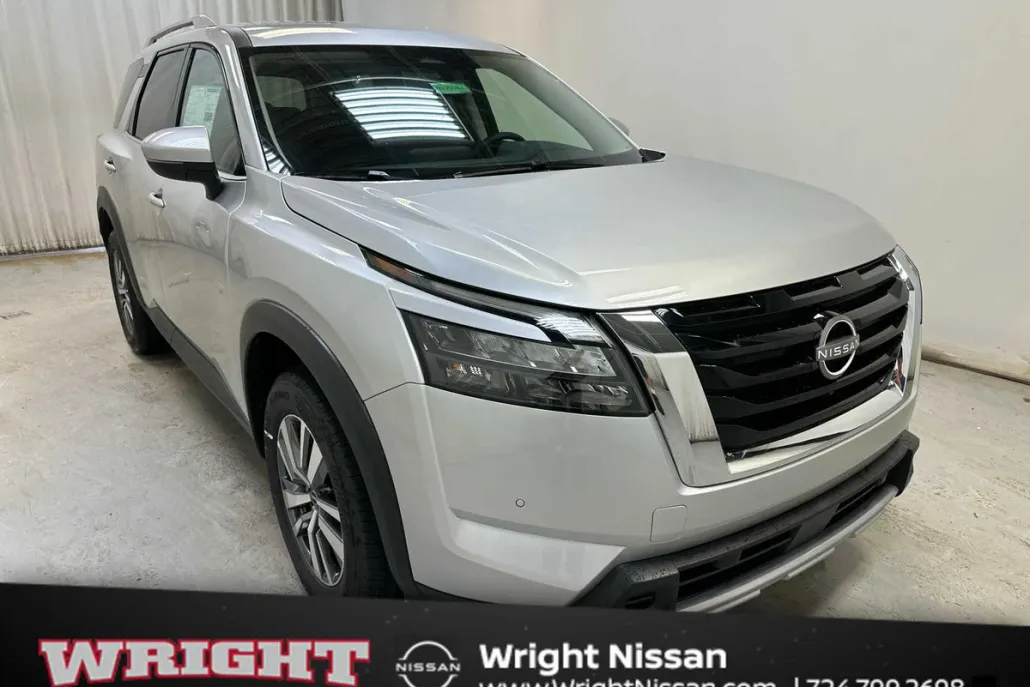 2025 Nissan Pathfinder SL photo 1