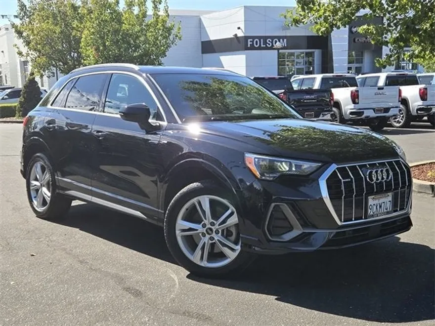 2022 Audi Q3 45 TFSI S line Premium photo 1