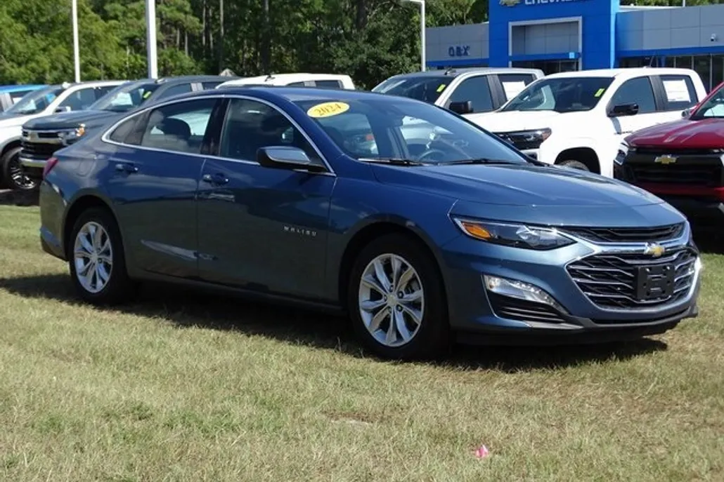 2025 Chevrolet Malibu 1LT photo 1