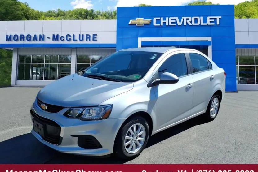2020 Chevrolet Sonic LT photo 1