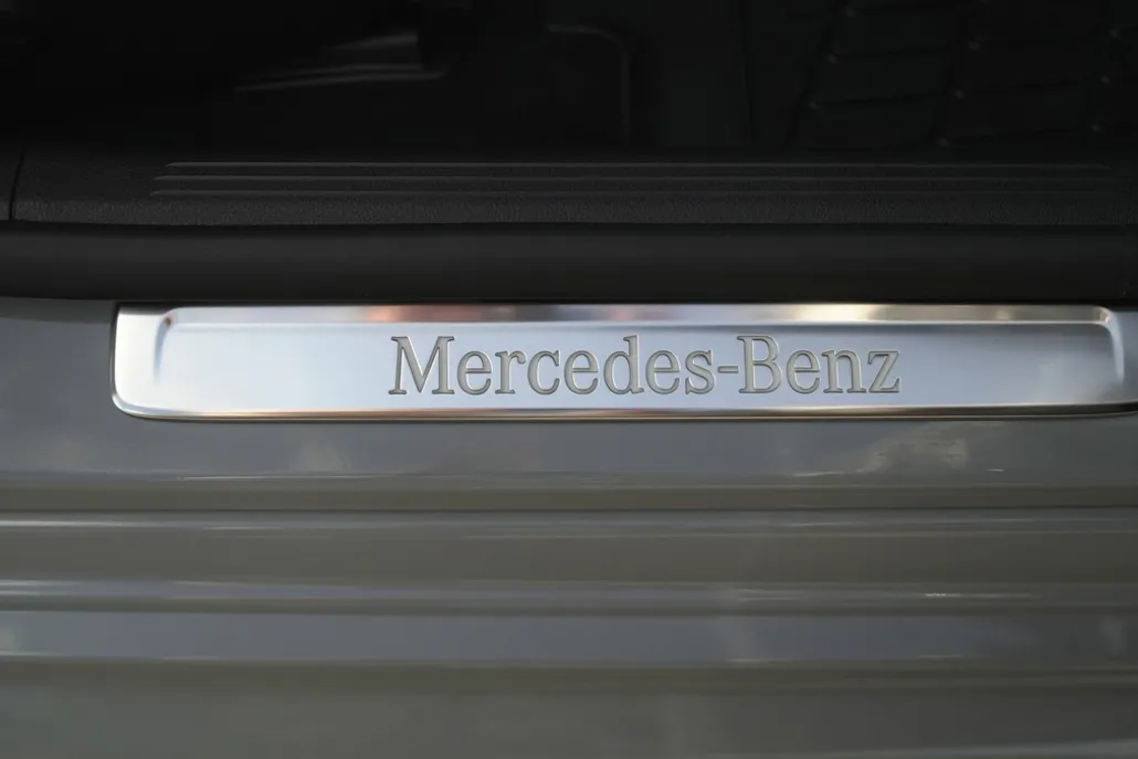 2025 Mercedes Benz C 300 4MATIC photo 1