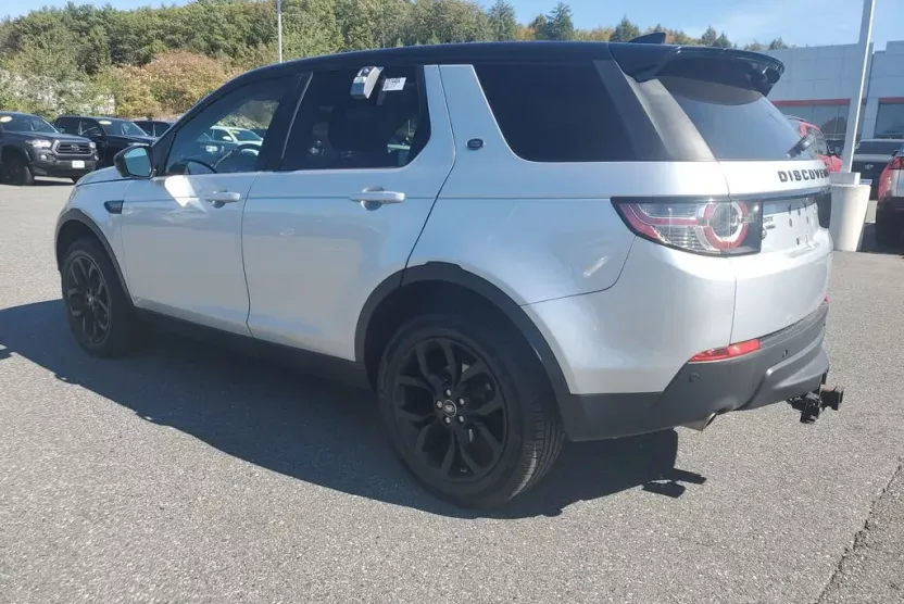 2017 Land Rover Discovery Sport HSE photo 1