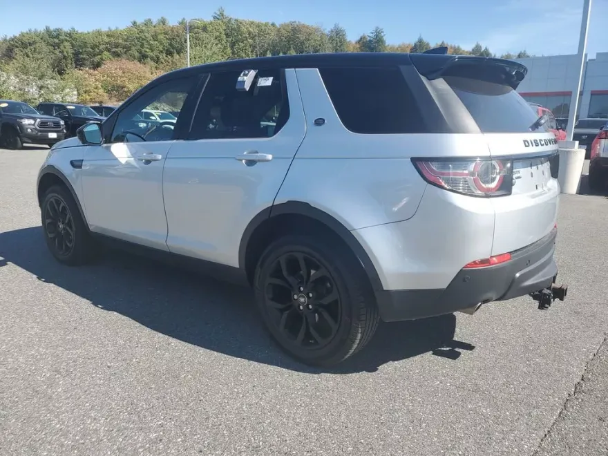 2017 Land Rover Discovery Sport HSE photo 1