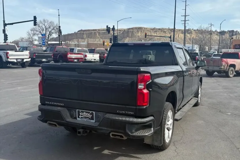 2019 Chevrolet Silverado 1500 Custom photo 1
